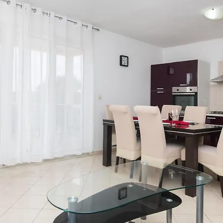 Apartment Family Milin